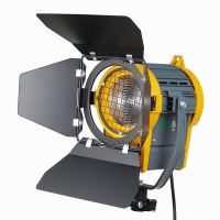 Галогенный осветитель GreenBean Fresnel 650